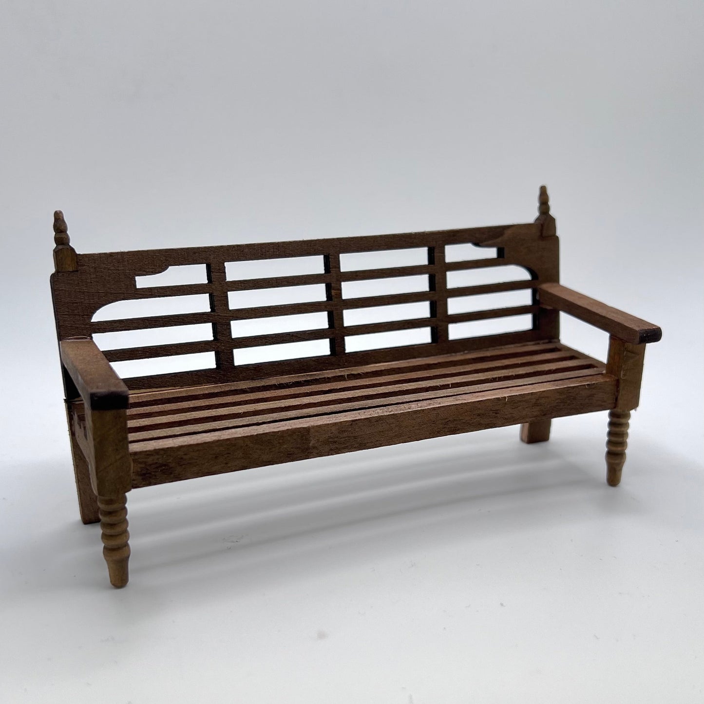 Garden Bench - 1/12 Scale Dollhouse Miniature