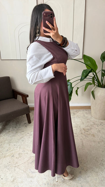 Robe sans manches ajustée I aubergine